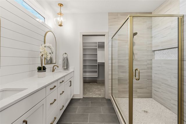 1390 NW Alderleaf Drive, Waukee, IA 50263