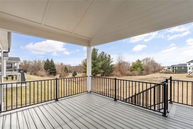 1390 NW Alderleaf Drive, Waukee, IA 50263