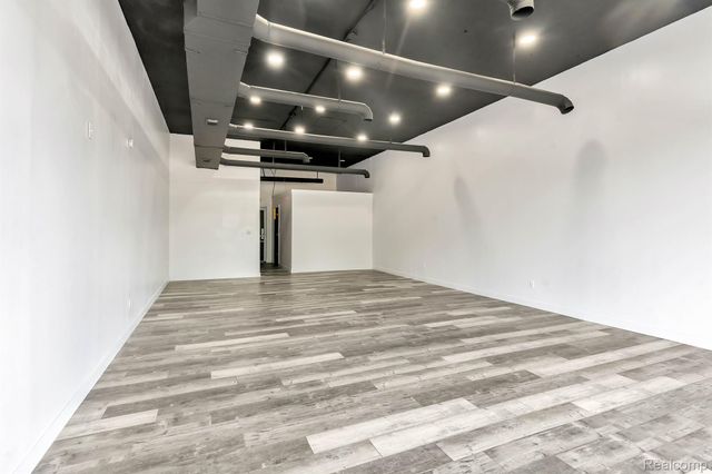 28921 7 Mile Road, Livonia, MI 48152