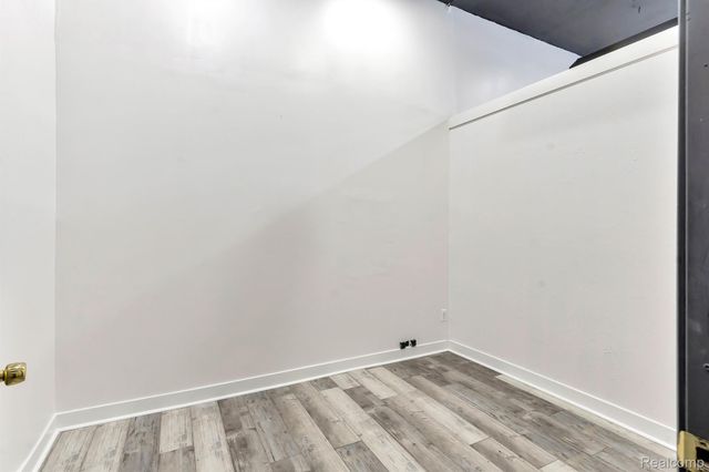 28921 7 Mile Road, Livonia, MI 48152