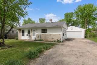 22 Wren Road, Carpentersville, IL 60110