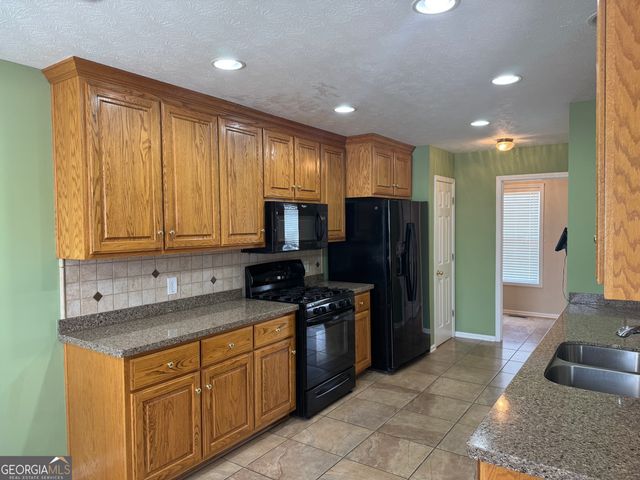 2343 Bluff Creek Overlook, Douglasville, GA 30135