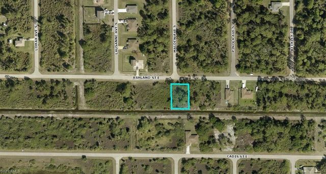 736 Ashland ST E, Lehigh Acres, FL 33974