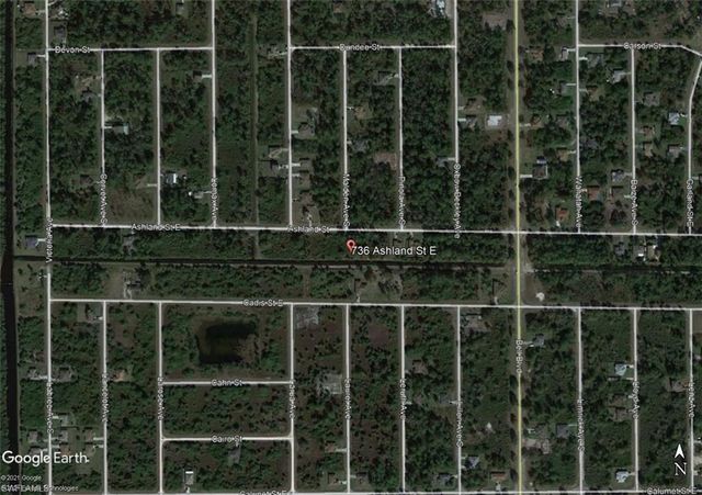 736 Ashland ST E, Lehigh Acres, FL 33974
