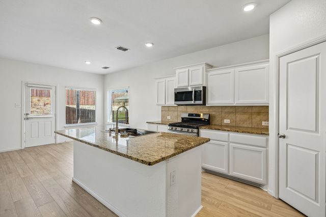 10116 Huntersville Trail, Fort Worth, TX 76108