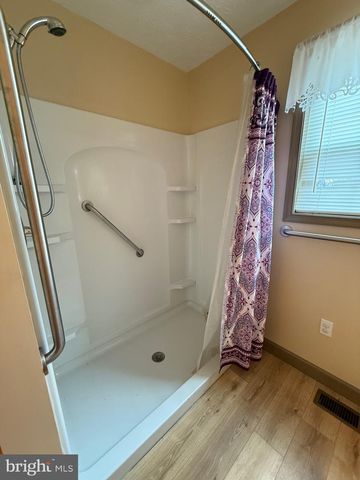 3485 VALLEY ROAD, Berkeley Springs, WV 25411
