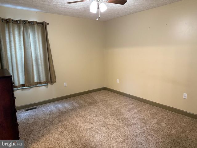 3485 VALLEY ROAD, Berkeley Springs, WV 25411