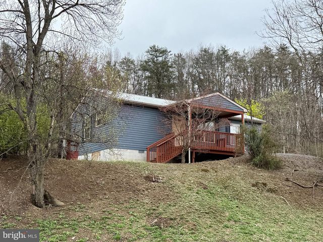 3485 VALLEY ROAD, Berkeley Springs, WV 25411