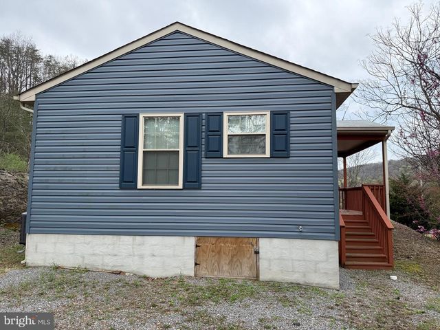 3485 VALLEY ROAD, Berkeley Springs, WV 25411
