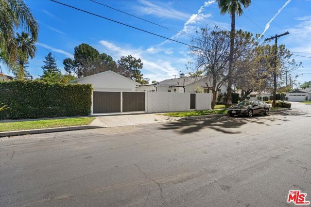 12423 Martha Street, Valley Village, CA 91607