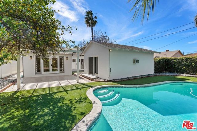 12423 Martha Street, Valley Village, CA 91607