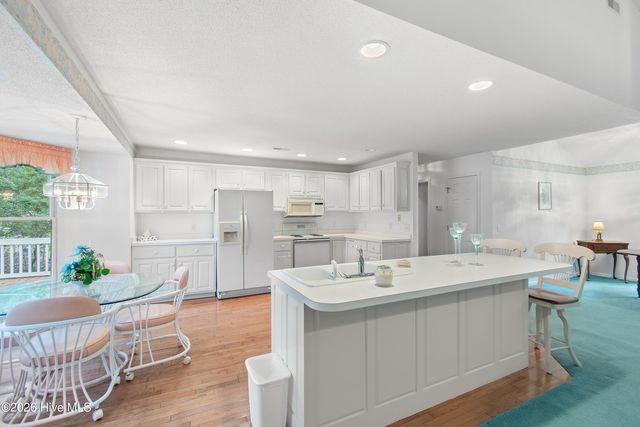 528 Genoes Point Road SW, Supply, NC 28462