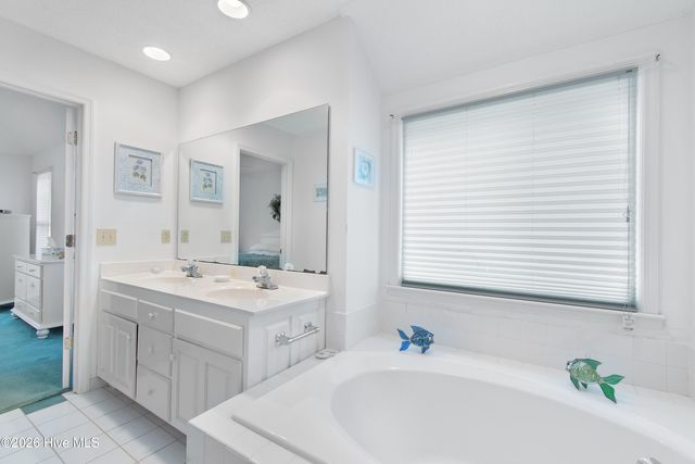 528 Genoes Point Road SW, Supply, NC 28462