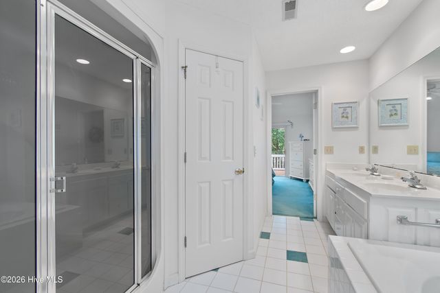 528 Genoes Point Road SW, Supply, NC 28462