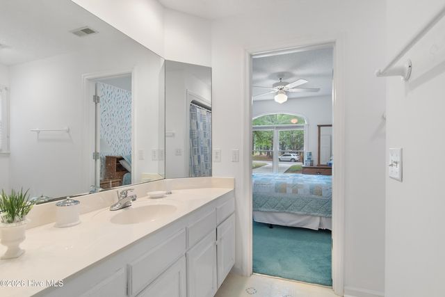 528 Genoes Point Road SW, Supply, NC 28462