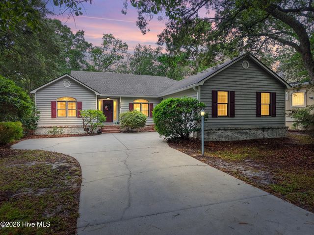 528 Genoes Point Road SW, Supply, NC 28462