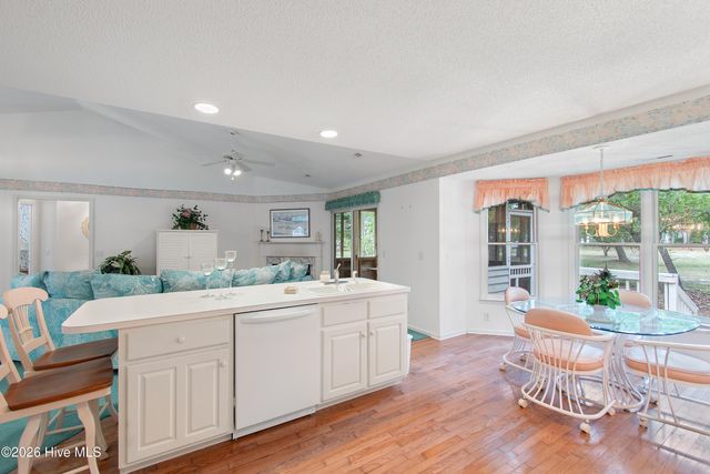 528 Genoes Point Road SW, Supply, NC 28462