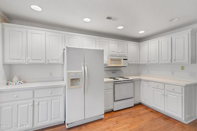 528 Genoes Point Road SW, Supply, NC 28462