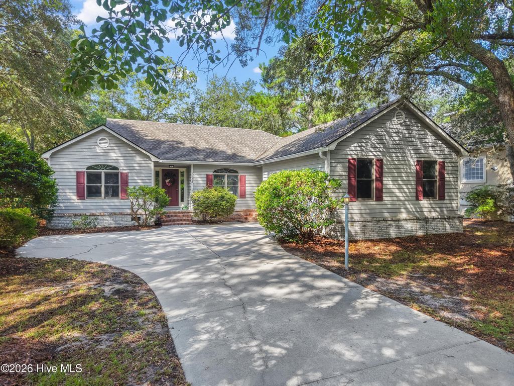 528 Genoes Point Road SW, Supply, NC 28462