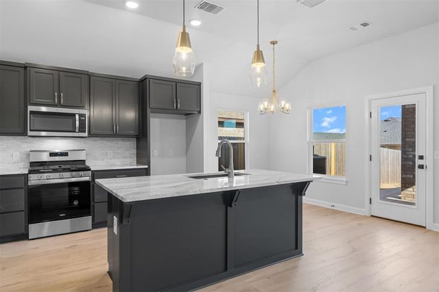 3400 Piney River Drive, Yukon, OK 73099