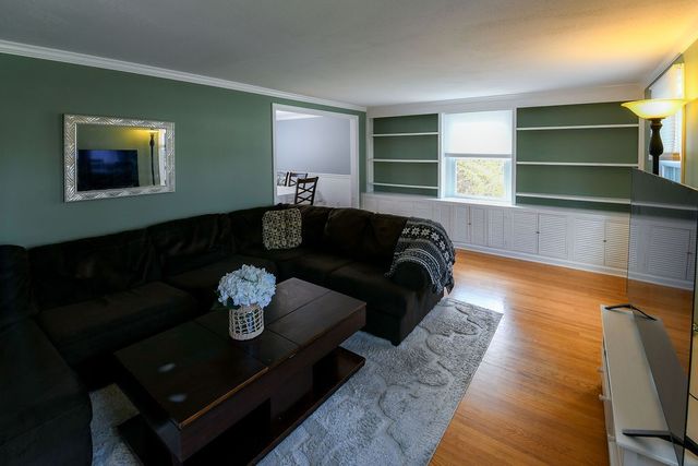 71 Country Corner Lane, Perinton, NY 14450