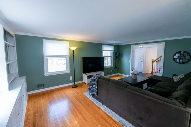 71 Country Corner Lane, Perinton, NY 14450