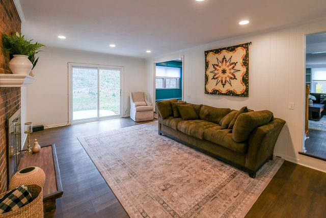 71 Country Corner Lane, Perinton, NY 14450