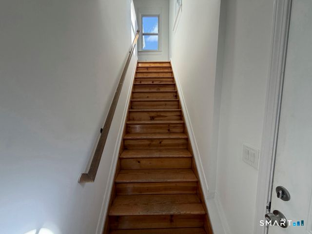 30 Dora Street, Stamford, CT 06902