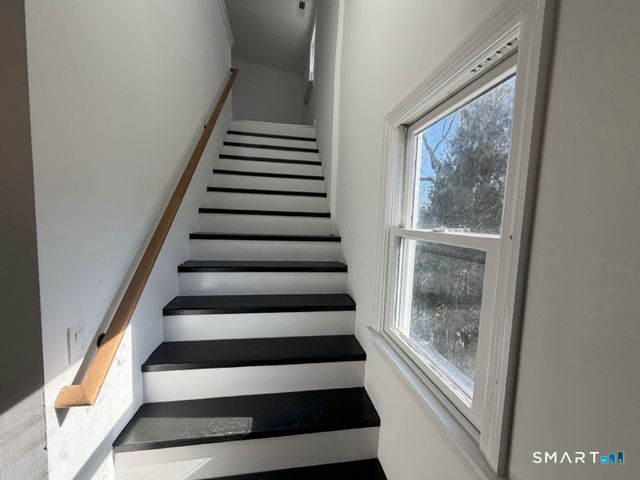 30 Dora Street, Stamford, CT 06902