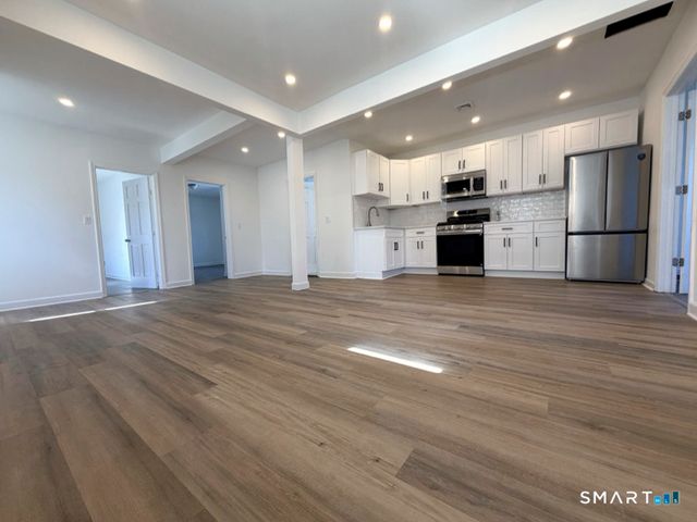 30 Dora Street, Stamford, CT 06902