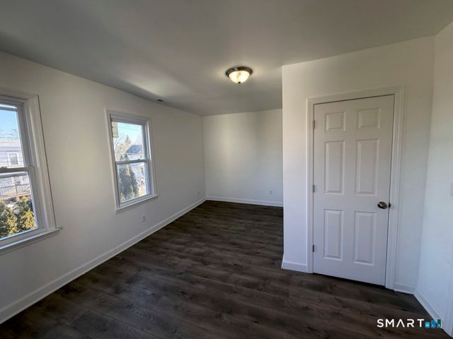 30 Dora Street, Stamford, CT 06902