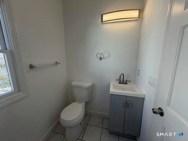 30 Dora Street, Stamford, CT 06902