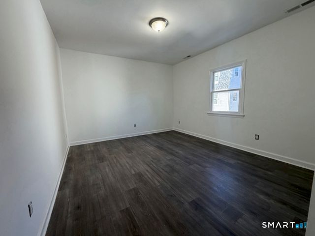 30 Dora Street, Stamford, CT 06902