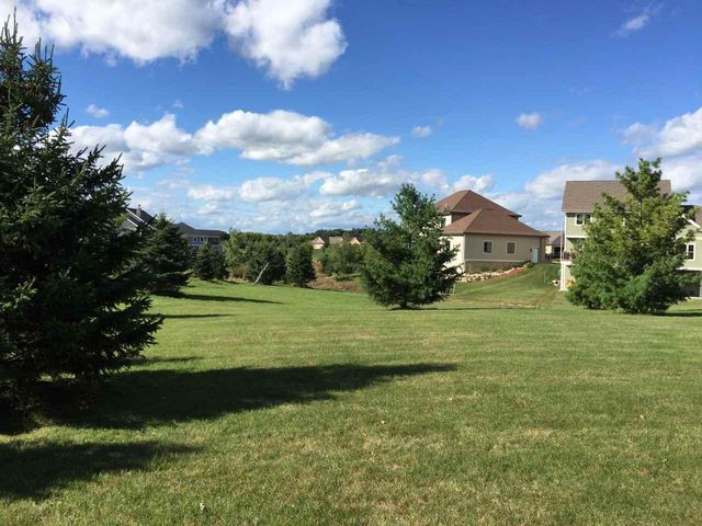 174 Savannah Parkway, Deerfield, WI 53531