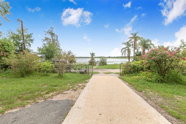 490 TWIN LAKES BOULEVARD, Lake Alfred, FL 33850