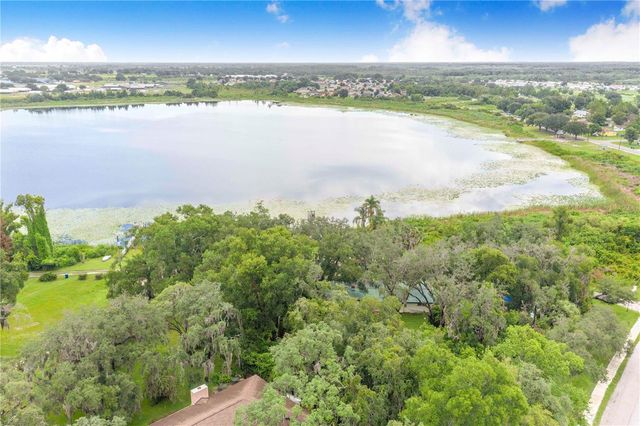 490 TWIN LAKES BOULEVARD, Lake Alfred, FL 33850
