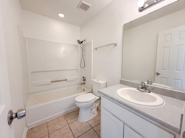 14 Milton Loop, Los Lunas, NM 87031
