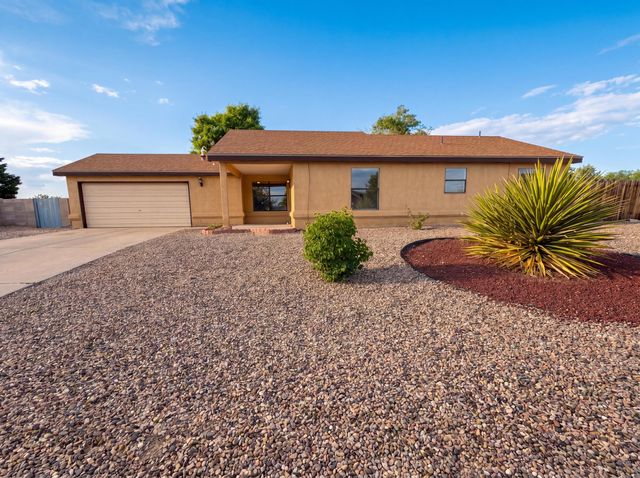 14 Milton Loop, Los Lunas, NM 87031
