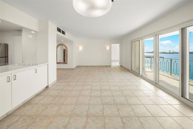 11111 Biscayne Blvd 19D, Miami, FL 33181