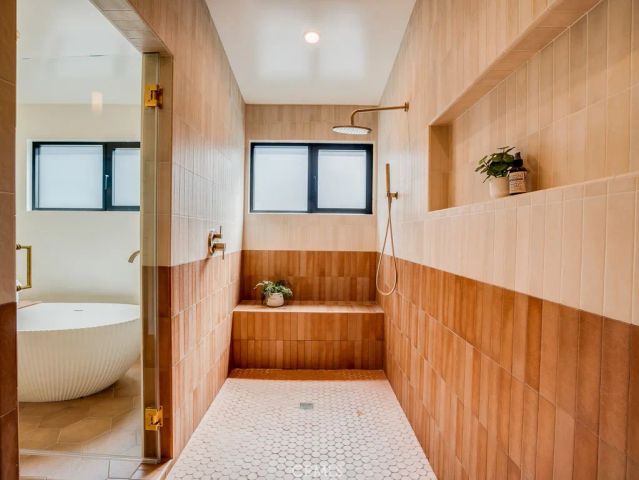 11911 Hartsook, Valley Village, CA 91607