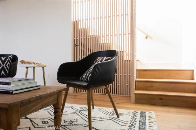 11911 Hartsook, Valley Village, CA 91607