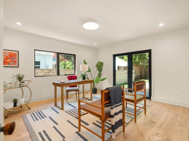 11911 Hartsook, Valley Village, CA 91607