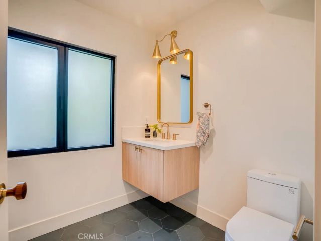 11911 Hartsook, Valley Village, CA 91607