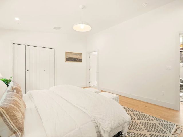 11911 Hartsook, Valley Village, CA 91607