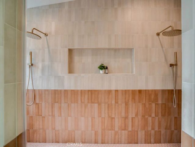 11911 Hartsook, Valley Village, CA 91607