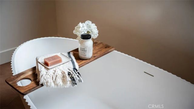 11911 Hartsook, Valley Village, CA 91607