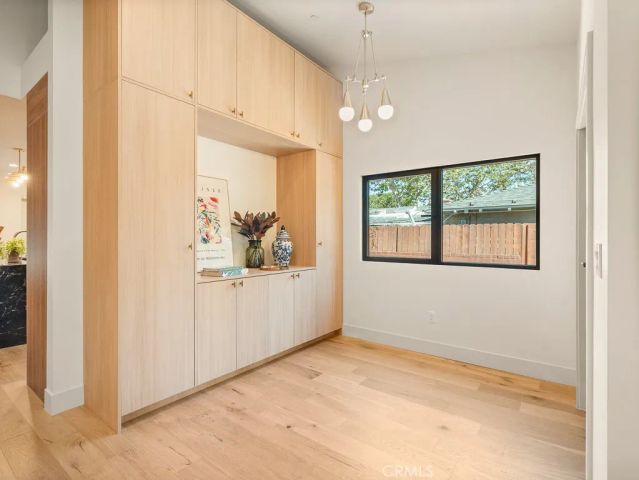 11911 Hartsook, Valley Village, CA 91607