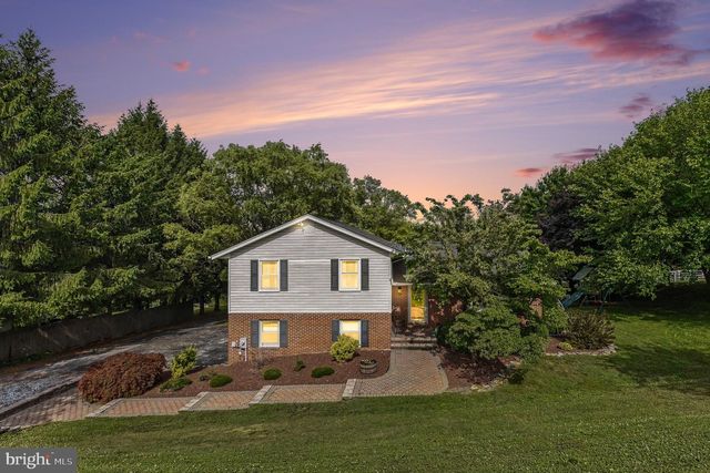 2911 SOUTHWESTERN AVE, Manchester, MD 21102