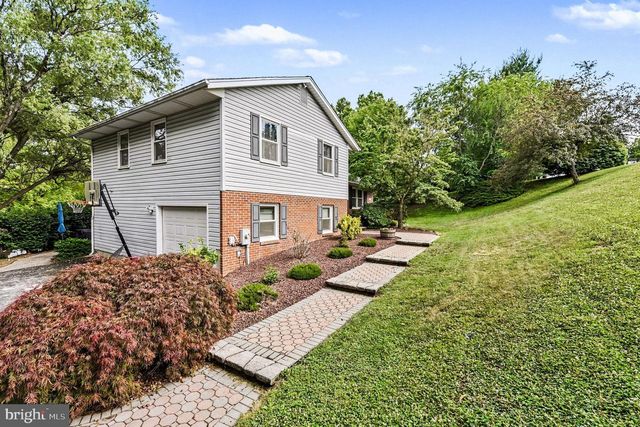 2911 SOUTHWESTERN AVE, Manchester, MD 21102