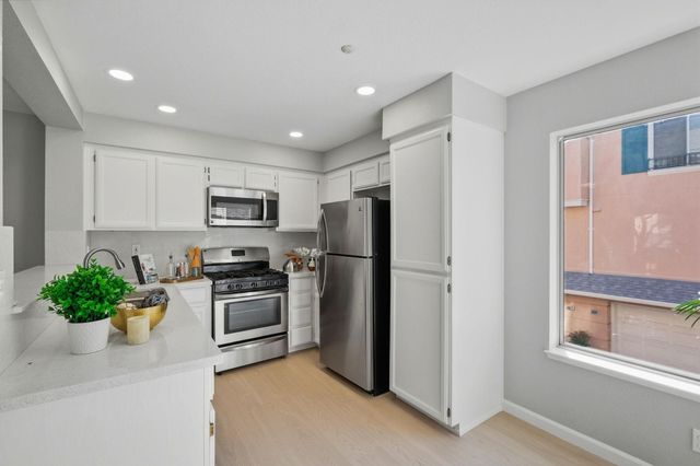 38860 Garibaldi Cmn, Fremont, CA 94536